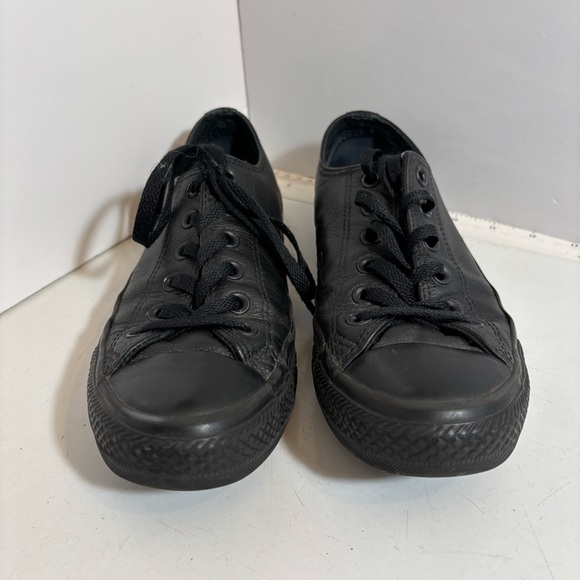 Converse all star black leather low top lace up shoes in size 7 women’s - Picture 4 of 12